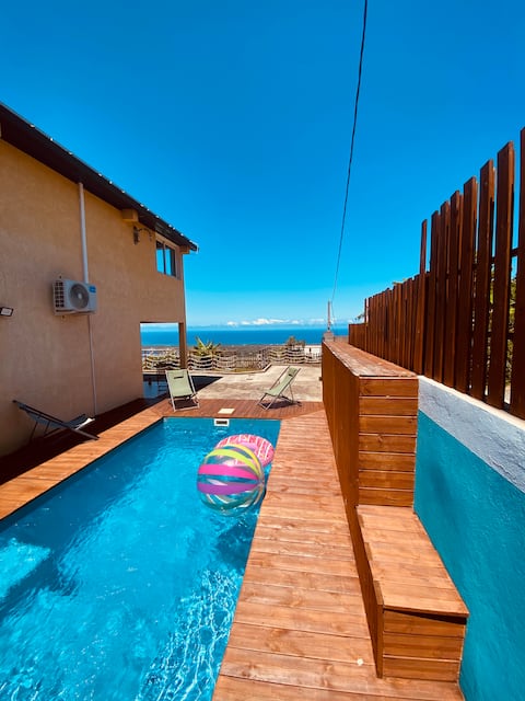 La Caza Léo – 120 m² – Swimming pool with sea view