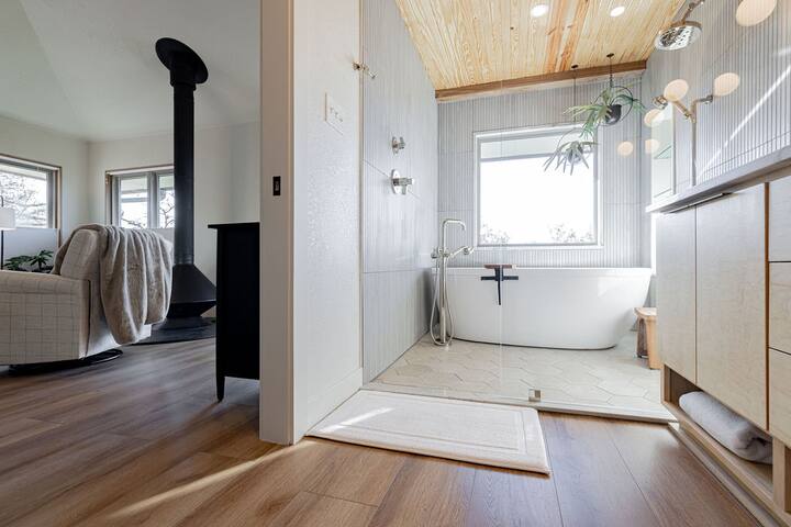 Modern Elegance, Chef’s Kitchen, Prime Austin Spot gallery image 5