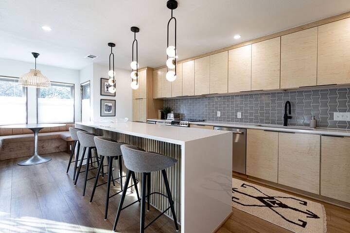 Modern Elegance, Chef’s Kitchen, Prime Austin Spot gallery image 3