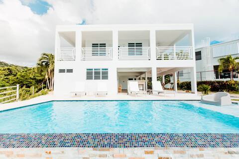 Modern 4BR/3BA W Infinity Pool&2 Min Walk To Beach