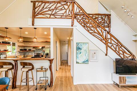 Zuki House 3BR Sleeps 6 Hot Tub 1 Block to Ocean