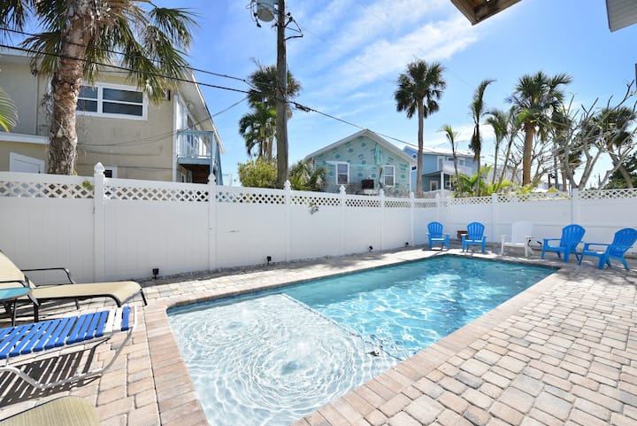 Dolphin Dream Is Ready For You - Fort Myers Beach, FL