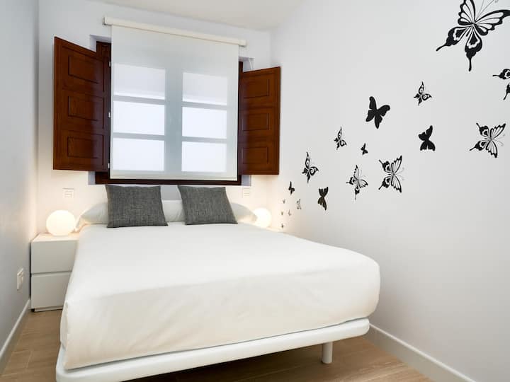 Dhomë gjumi dopio me krevat dopio dhe jastëkë hipoalergjikë, me fibra nordike, ajër të kondicionuar, të nxehtë dhe të ftohtë, wifi