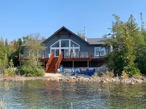 Successful Airbnb property: Cedar Shoals Cottage in Northern Bruce Peninsula