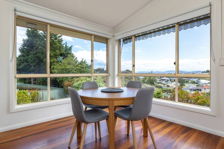 36 Churchill gallery image 3