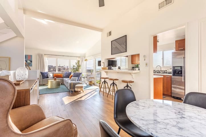 Spectacular Ocean & Pier View Lux Family Vacation gallery image 2