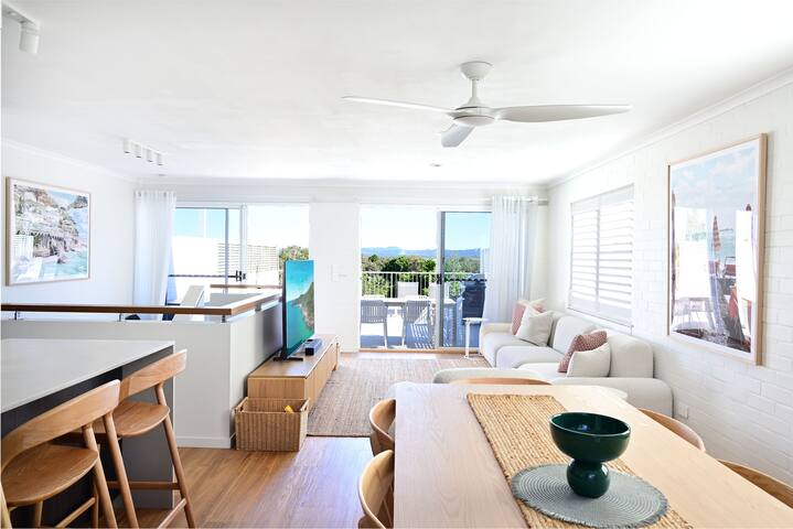 Casa Katharina – Your Coastal Escape on Noosa Hill