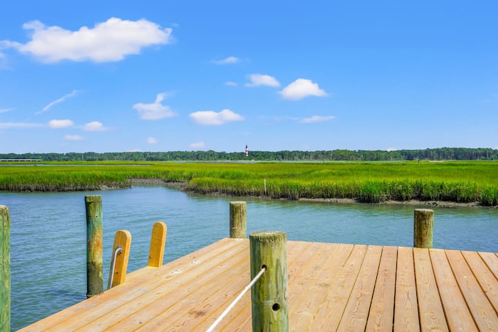 Lighthouse View | Pool + Dock Access - Chincoteague, VA
