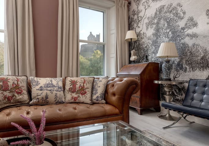Edinburgh Castle Suite @ The Old Town