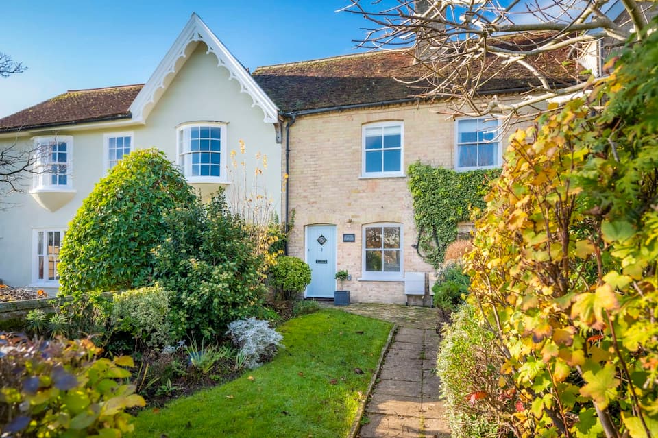 3 Lower Falkland Cottage Long Melford — photo 1
