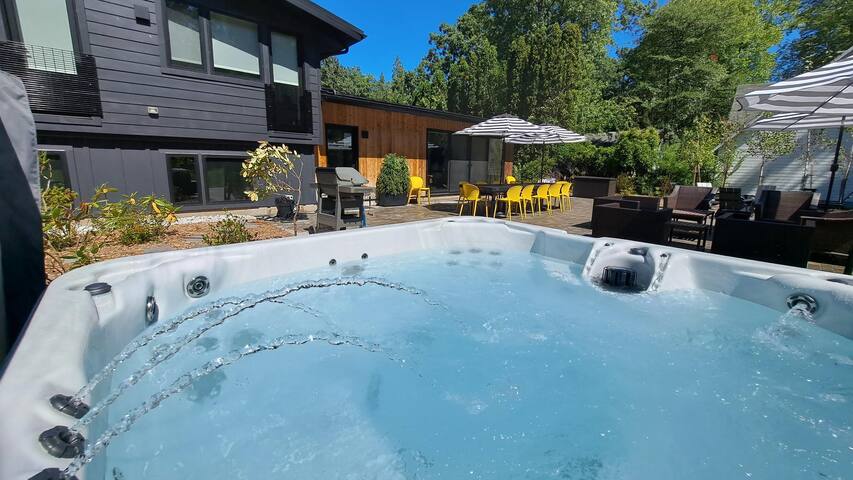 Aqua Vacation rentals managed Airbnb listing 2