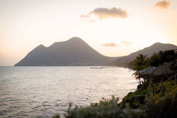 Villa Regent - Magnificent Seafront Villa With Private Pool - Martinique