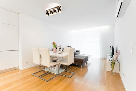 Top Airbnb: GuestReady - Amazing Modern home near the beach em Canidelo