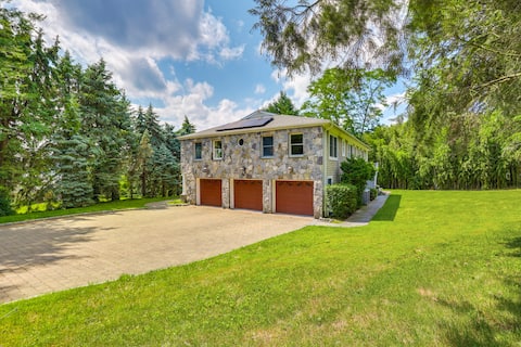 Hudson River Views: Briarcliff Manor Home w/ Deck