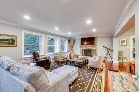Briarcliff Manor Estate w/ Hudson River Views