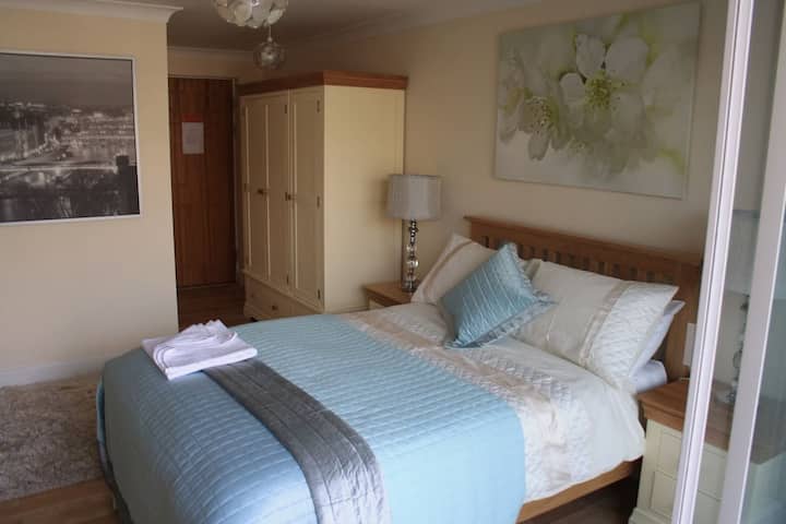 GuestReady - Self-Contained EnSuite Room w/Balcony