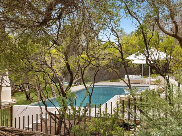 Moonah Beach House gallery image 2