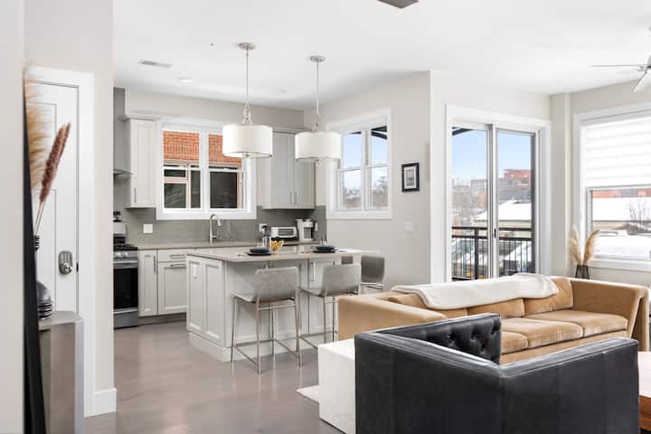 Park 202  Downtown In The Heart Of Traverse City - Traverse City, MI