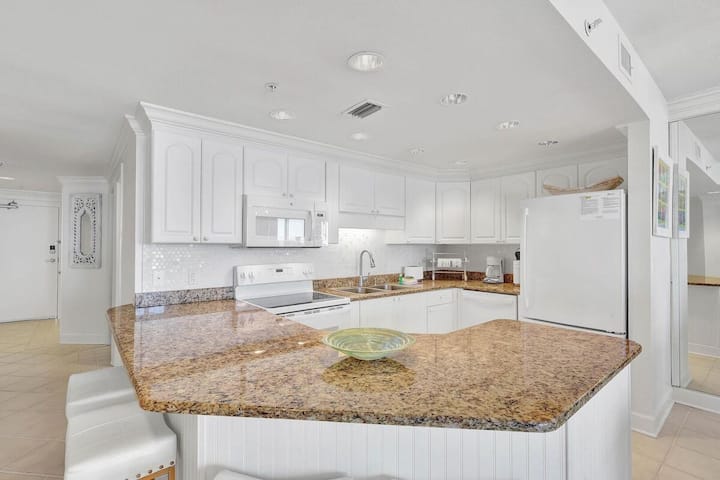 Beachfront Condo Next To The Florabama - Perdido Key Beach, FL