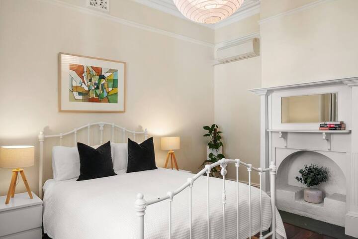 The Captain’s Lodge – iconic character home gallery image 4