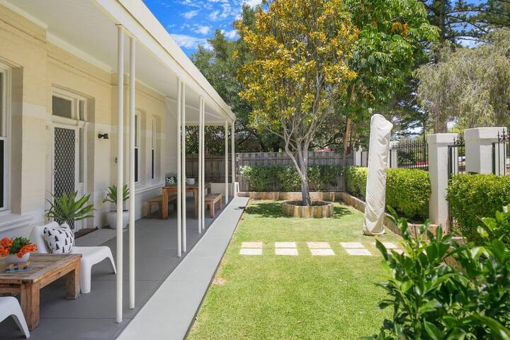 The Captain’s Lodge – iconic character home gallery image 2