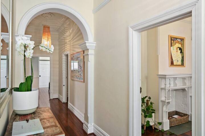 The Captain’s Lodge – iconic character home gallery image 3