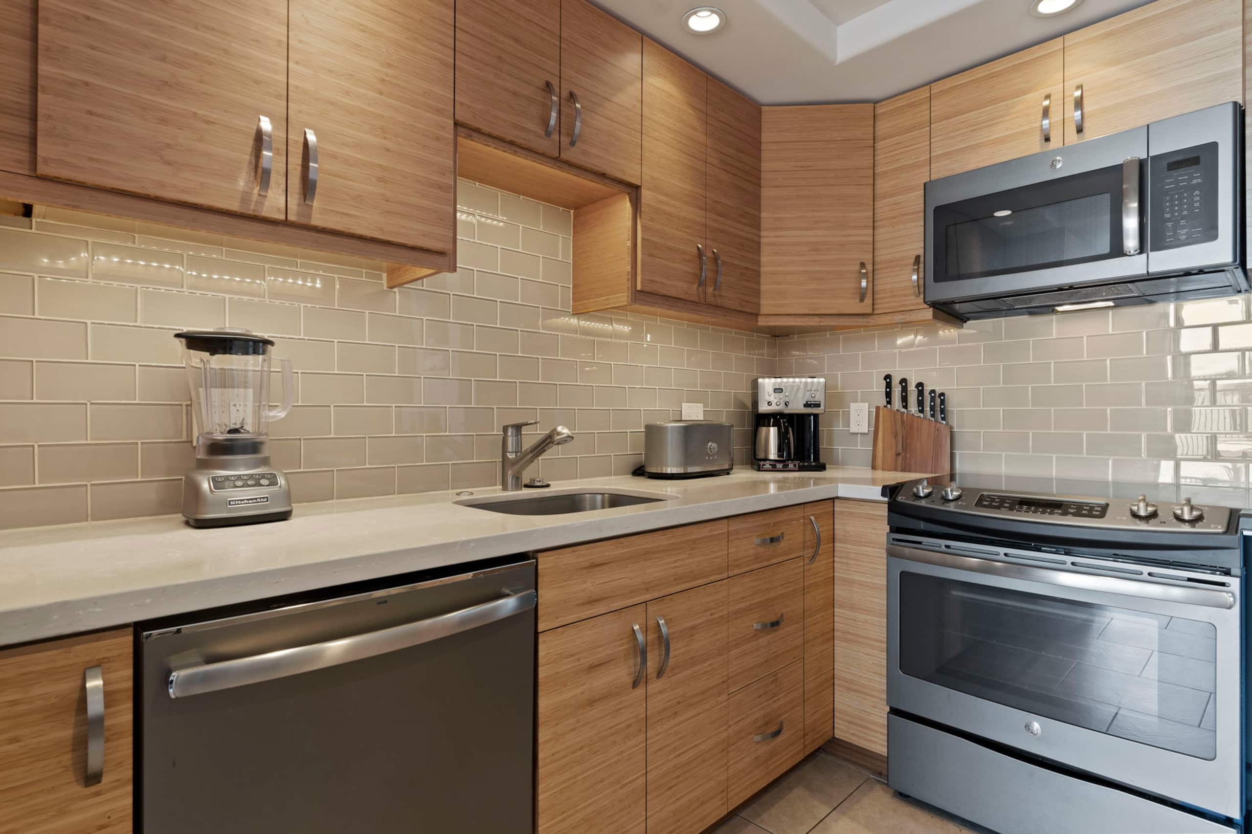 Condo in Kihei · ★4.64 · 2 bedrooms · 3 beds · 2 baths - Image 27
