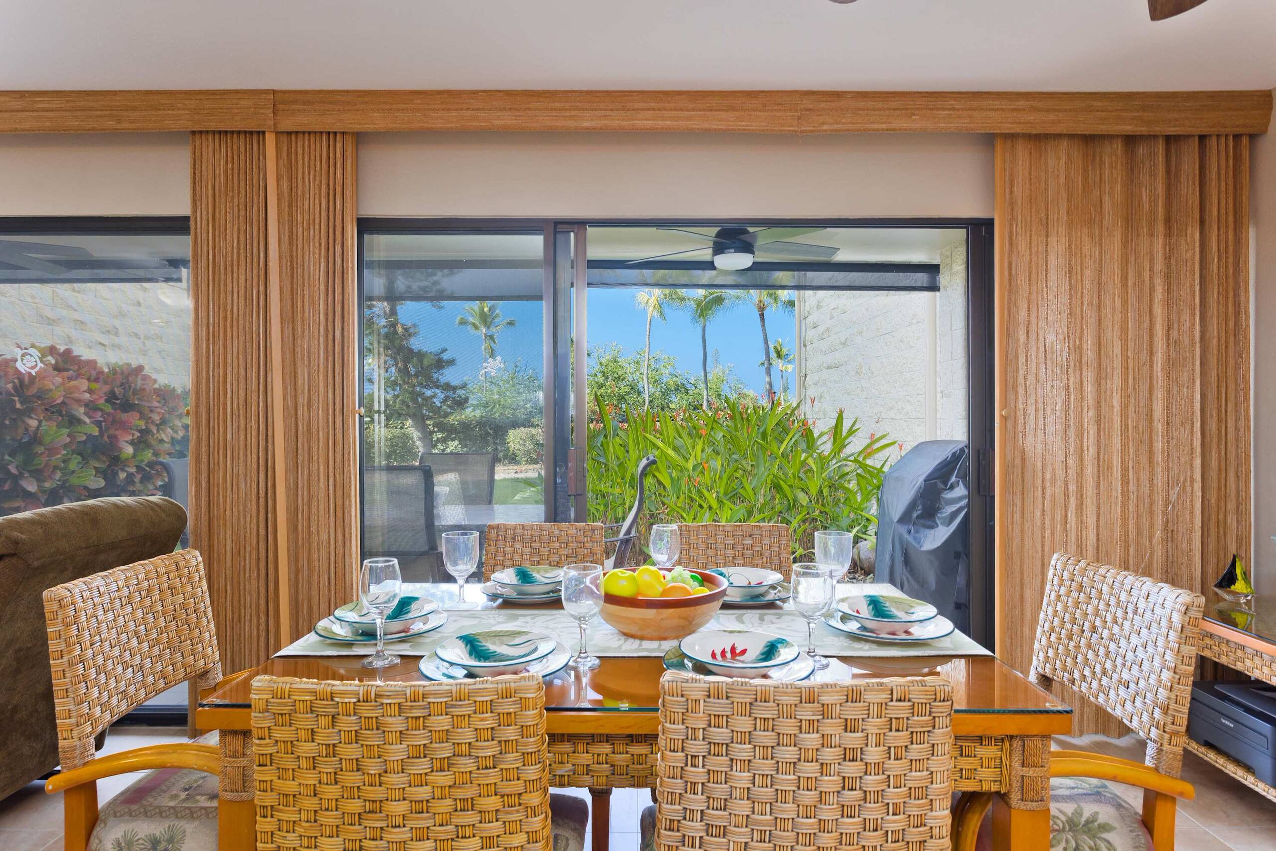 Condo in Kailua-Kona · ★4.61 · 2 bedrooms · 3 beds · 2 private baths - Image 19