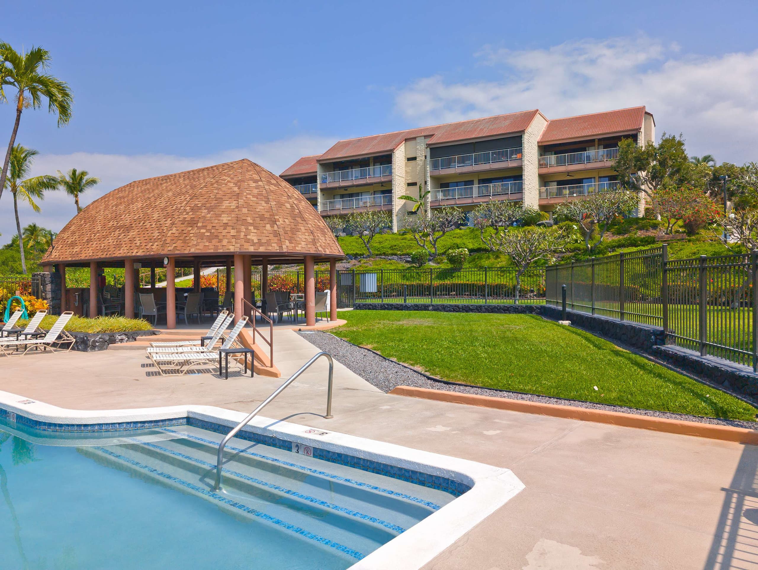 Condo in Kailua-Kona · ★4.61 · 2 bedrooms · 3 beds · 2 private baths - Image 52