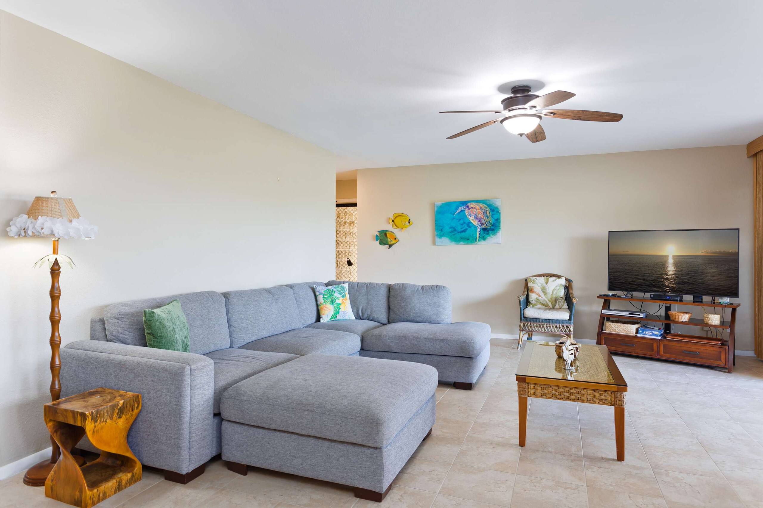 Condo in Kailua-Kona · ★4.61 · 2 bedrooms · 3 beds · 2 private baths - Image 14
