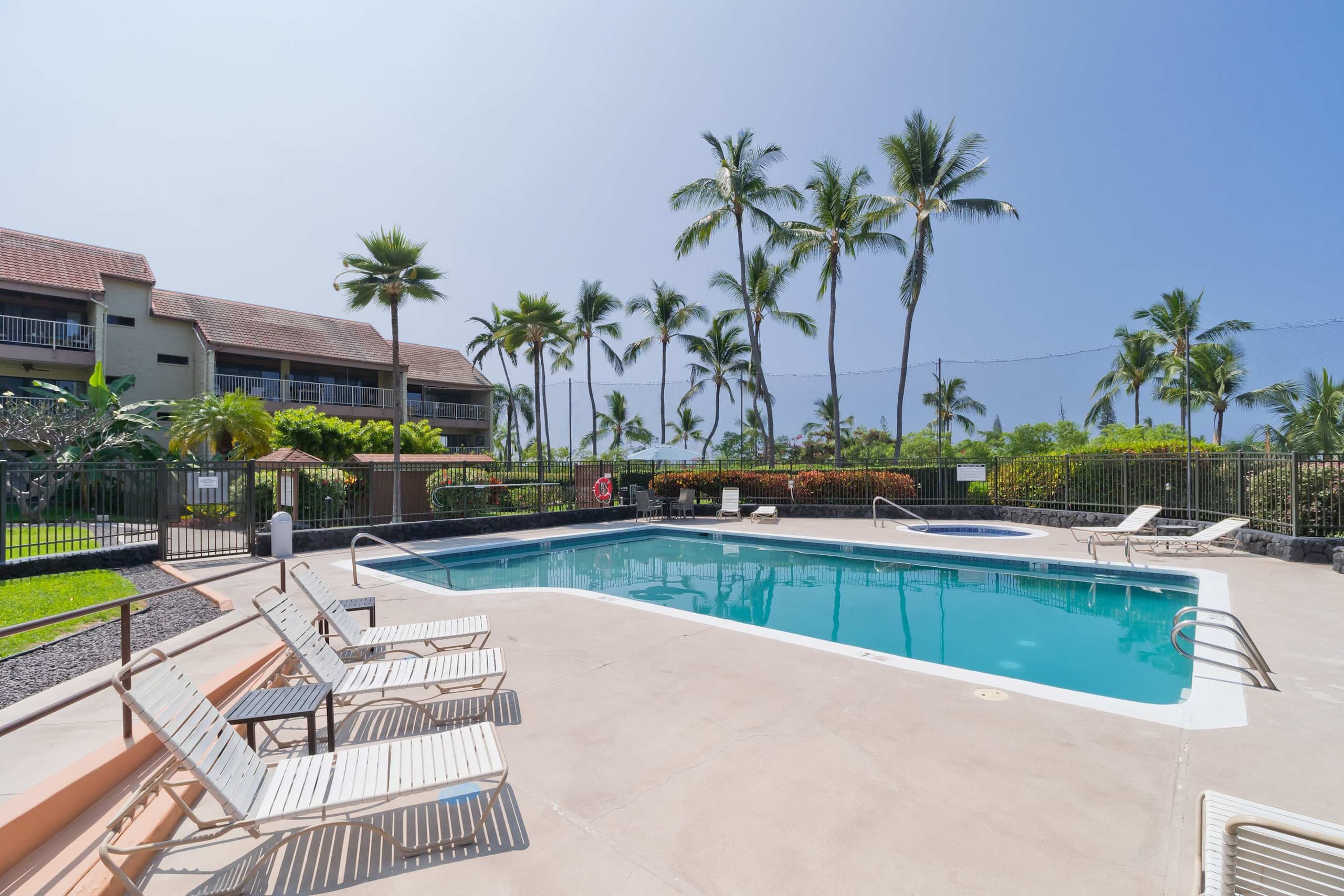 Condo in Kailua-Kona · ★4.61 · 2 bedrooms · 3 beds · 2 private baths - Image 49