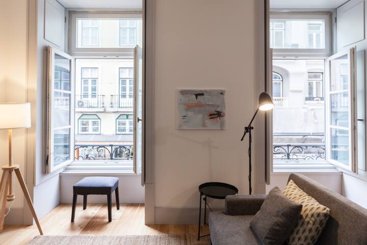 FLH Downtown Marble Apartment gallery image 3