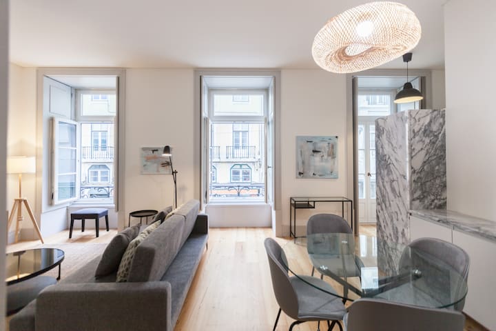 FLH Downtown Marble Apartment