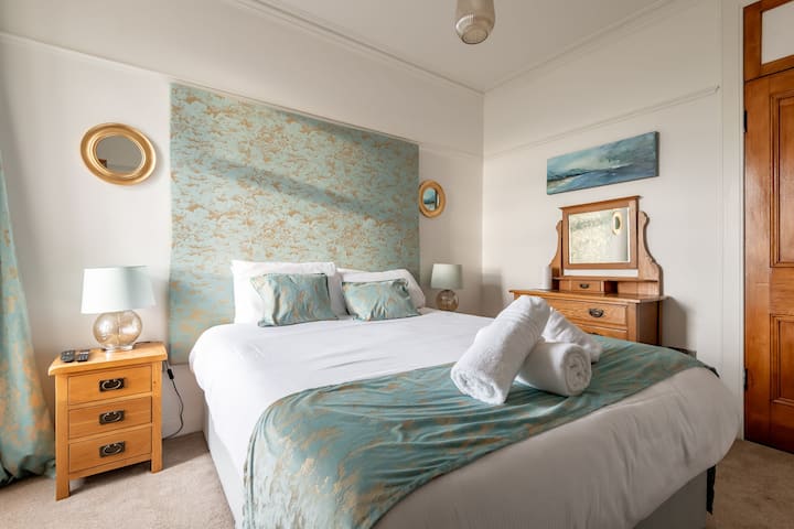 საძინებელი 4