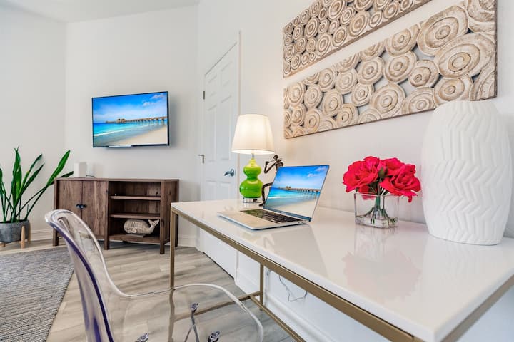 Dawati katika chumba cha Master