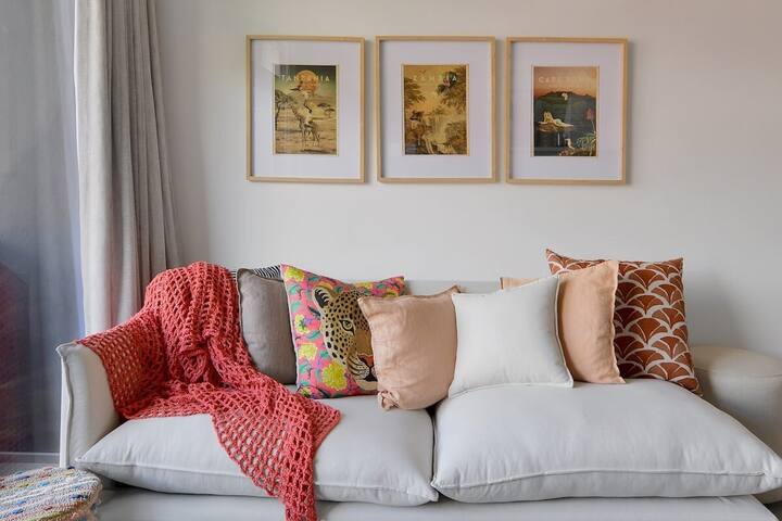 Elegant 2BR in Six On N – Beach & Pool Combo gallery image 5