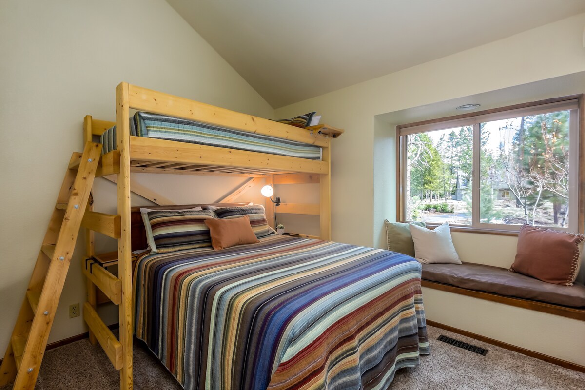 Chumba cha Ghorofa ya Piramidi - Ngazi Kuu