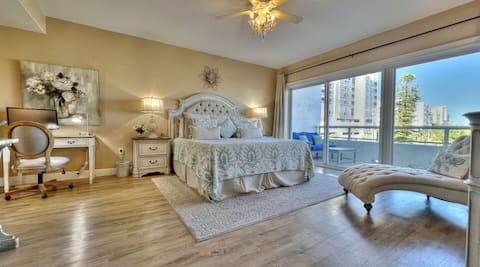 Sun West Palms 202 Spectacular Waterfront Pool