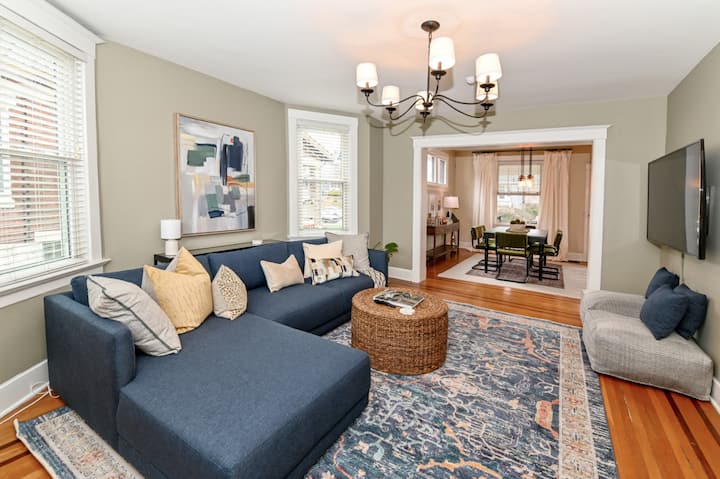 StaySouthMadison | 3Bed + Parking + Adorable!