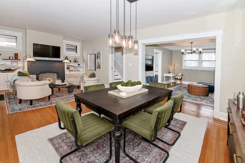 StaySouthMadison | 3Bed + Parking + Adorable!