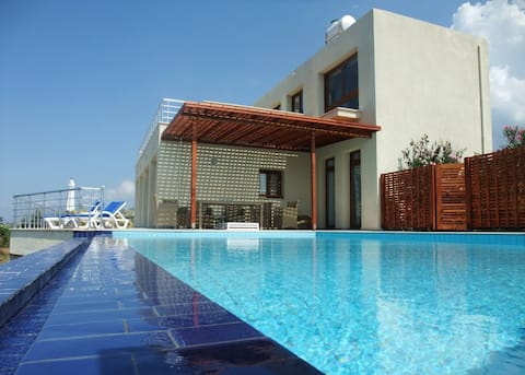 Seacliff Villa - North Cyprus