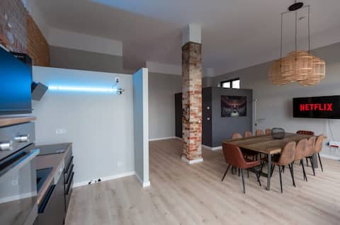 Leistungsstarkes Airbnb: Loft 6 |15min HBF|3BR|Smart TV|Wifi| in Schönefeld Abtnaundorf