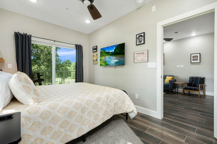 加大双人床主卧套房，可通往露台