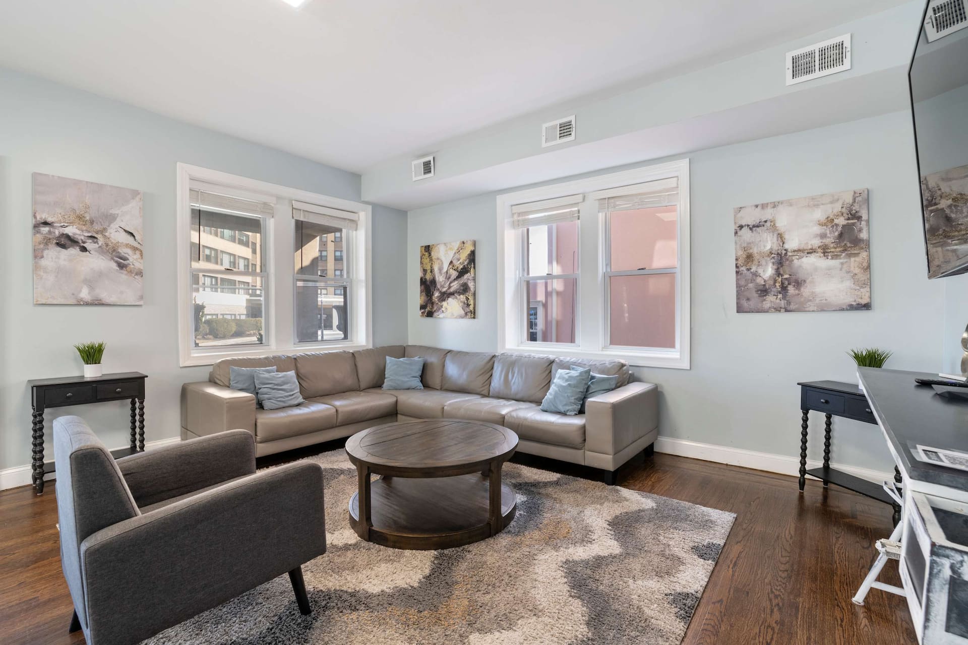 4BR 3BA Luxe Beach Estate I — photo 5