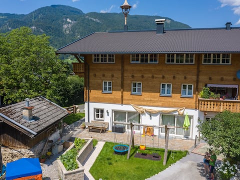 Cosy apartment on farm near ski lift in Lofer