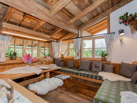 Cosy holiday home with lift near ski lift
