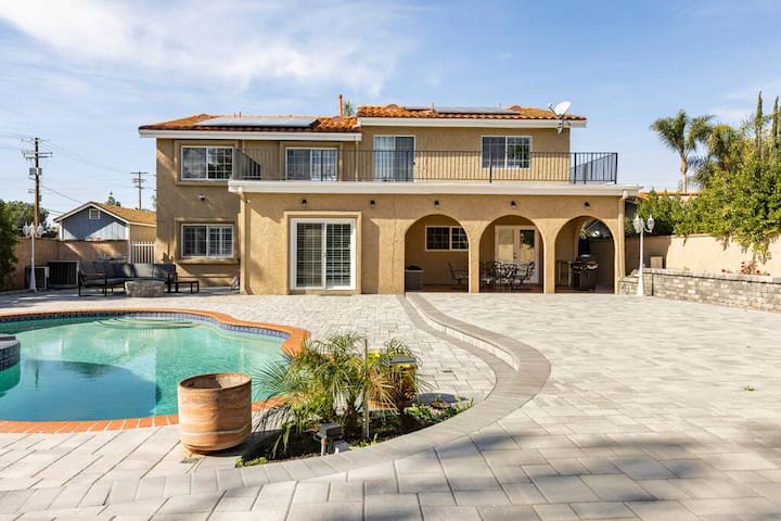 Chatsworth House: Early Check-in & Late Checkout