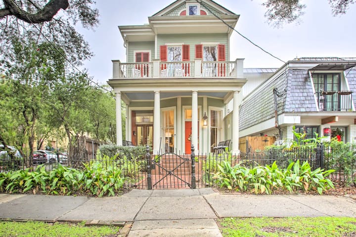 Perfect Location: Inviting Uptown New Orleans Apt!