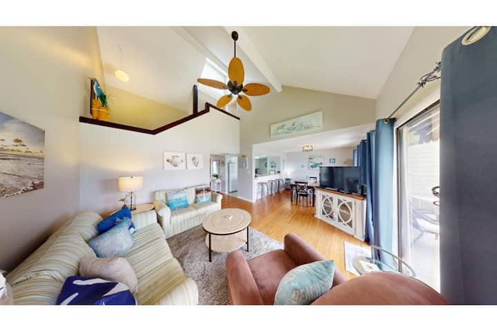Heron Marsh Hideaway Split Level Villa - Litchfield Beach, SC