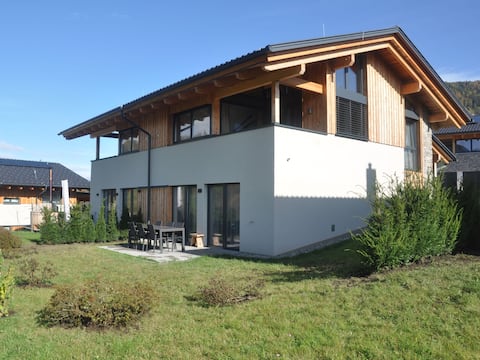Wonderful ski in-ski out lodge